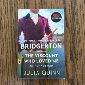 The Viscount Who Loved Me: The Bridgerton's Book by Julia Quinn. Book 2